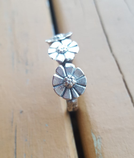 Silver Flower Statement Ring – Kuchi Tribal Afgha… - image 3