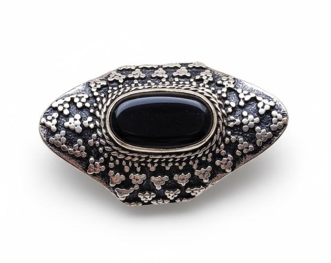 Black Aqeeq Saddle ring.Aqiq stone ring. Carnelian jewelry