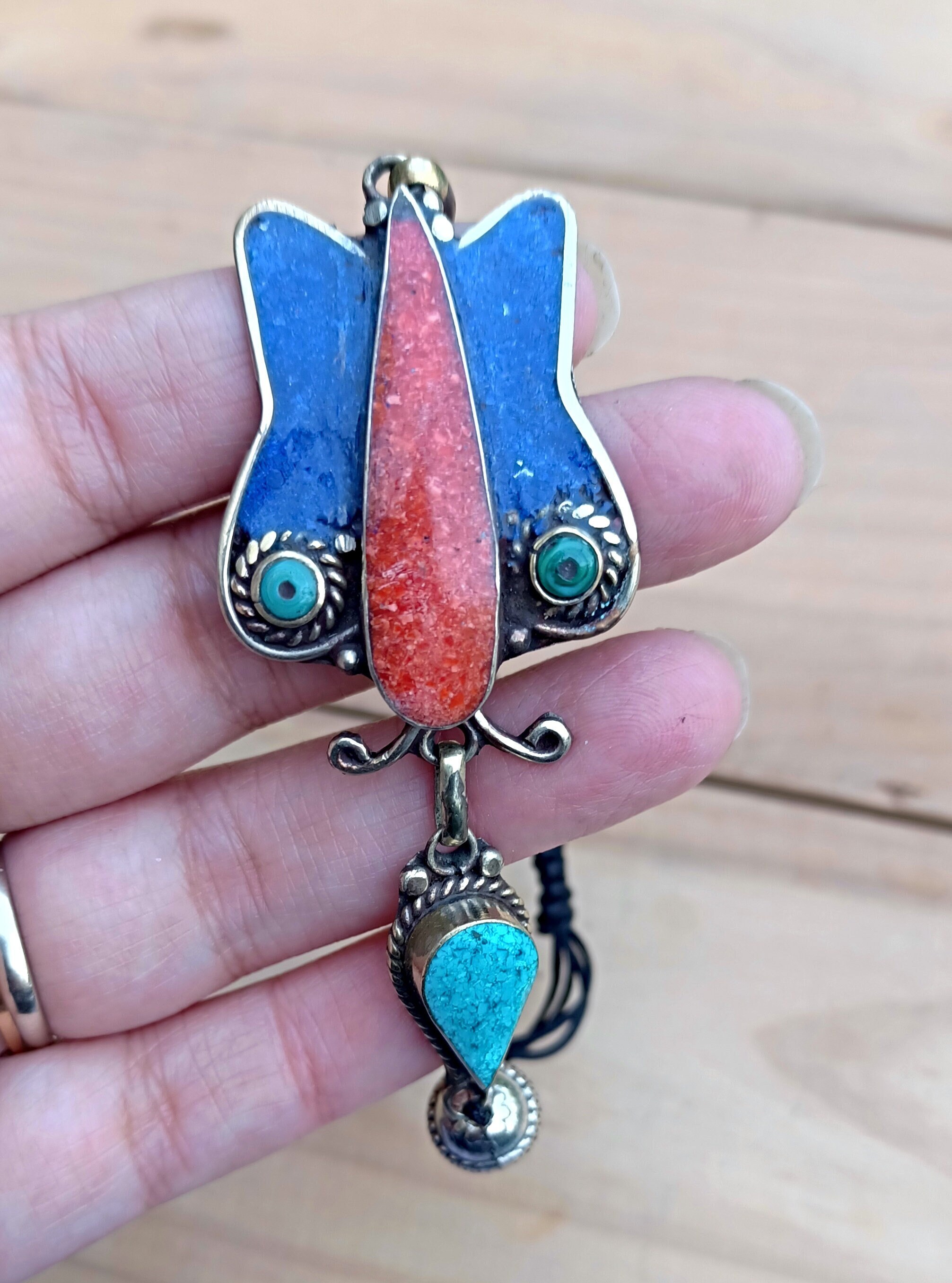 チベタンジュエリー ペンダントトップ&ブローチ ターコイズ 珊瑚 ラピスラズリ チベタンジュエリー ペンダントトップ&ブローチ ターコイズ 珊瑚