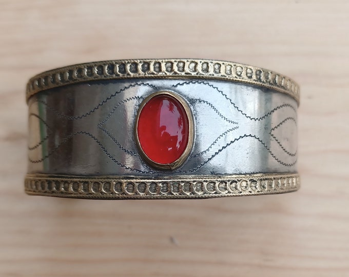 Vintage Aqeeq Stone Cuff Bracelet: Gold Washed Silver Kazakh Tribal Jewelry