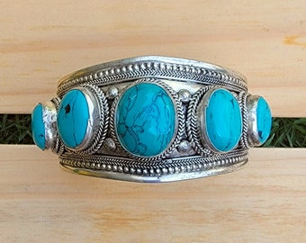 Statement bracelet- Turquoise  Silver Cuff- Turquoise Bracelet- Bohemian Bracelet.Handmade Vintage Jewelry- Etched Jewelry.Beduoin Cuff