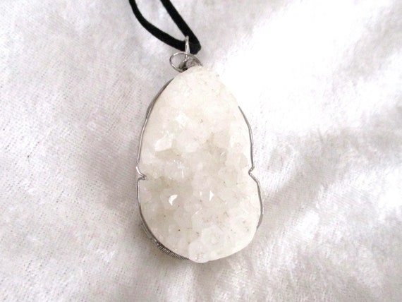 Vintage White Quartz Crystal Pendant, Quartz Pend… - image 4