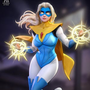 Puede incluir: Una figura de superhéroe rubia con un traje azul y blanco, capa y cuello amarillos, máscara azul, una gema roja en el pecho y anillos de energía amarillos brillantes alrededor de cada puño, con el texto Presupported and Tested.