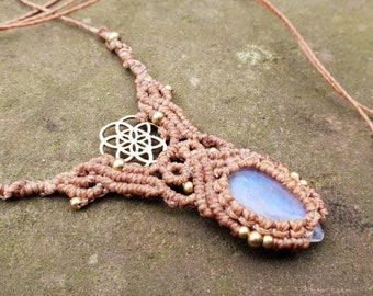 Brown Flower Power Macrame necklace