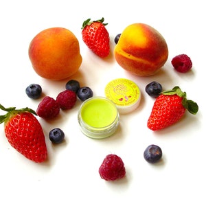 Tutti Frutti Moisturising Natural Lip Balm image 3