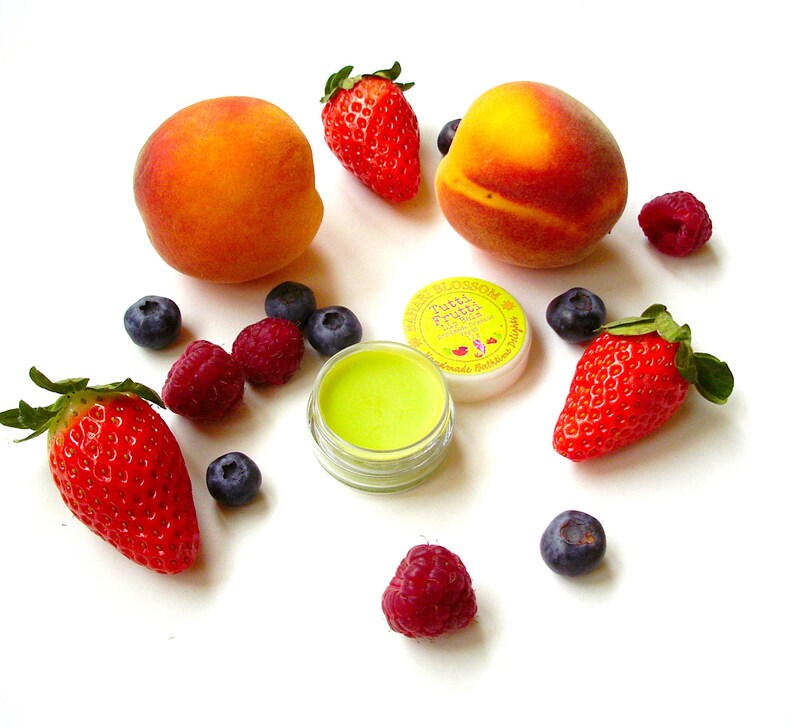 Tutti Frutti Moisturising Natural Lip Balm image 3