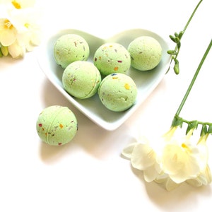 Summer Garden Party Petite Bath Bombs Box of 6 image 3