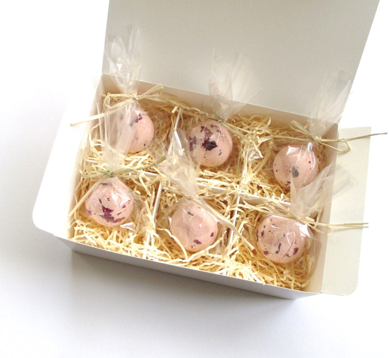 Bella Petite Bath Bombs Box of 6 image 3