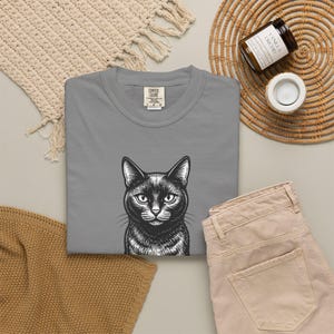Woodcut Black Cat Familiar T-Shirt, Gothic Witchy Cat Lover Tee, Coding Gift,giftedly