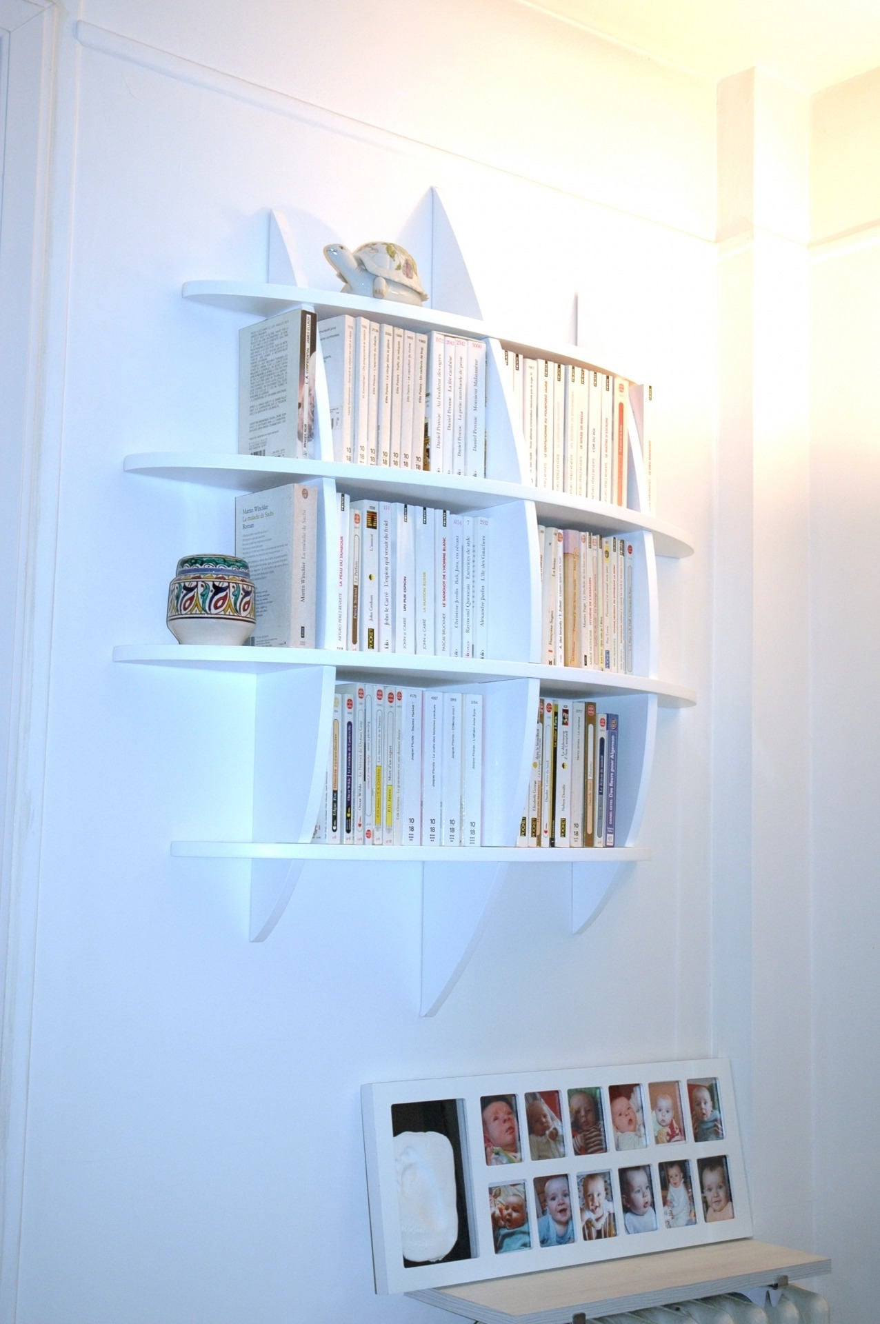 Bibliothèque Murale Design à Fixations Invisibles Ovoide Pm