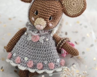 Crochet Mouse Doll with Dress, Beret & Basket | Handmade Amigurumi Mouse | Woodland Gift | Unique Crochet Decoration