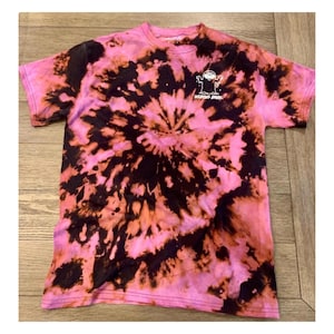 Reverse dye, magenta spiral t-shirt