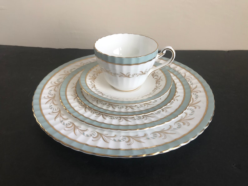 Vtg PARAGON Bone China D/'AMOUR Green Band Ribbed 5 Pieces Place Setting