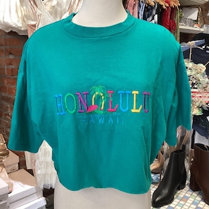 Vintage Embroidered Honolulu Hawaii Cropped Tee