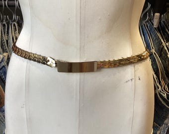 1980年代のヴィンテージ フィッシュスケール ディスコ ゴールド ストレッチベルト
