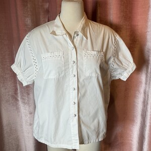 Vintage White Eyelet Cottagecore Short Sleeve Shirt M