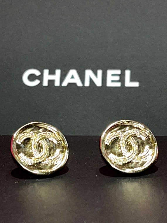 Chanel hammered coin CC Logo Gold Post Earrings - image 1