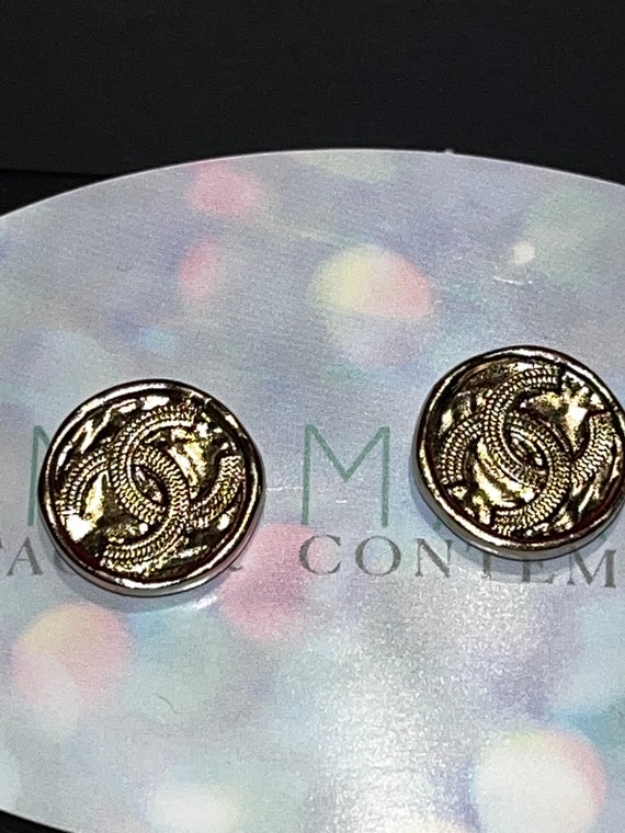 Chanel hammered coin CC Logo Gold Post Earrings - image 5