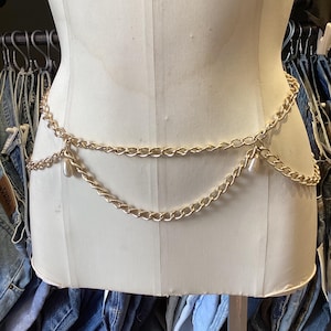 Vintage Y2K Silver Pearl Drape Chain Belt