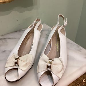 Vintage 80s Salvatore Ferragamo Leather Low Heel Size 8