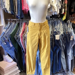 Jean mom jaune délavé à l&#39;acide vintage des années 80