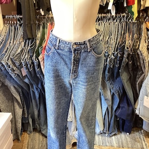 Vintage 1990’s BONGO Acid Wash mom jean