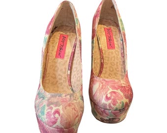 Vintage 1990s Betsy Johnson Floral Echtleder Plateau Wedge Pumps Größe 7