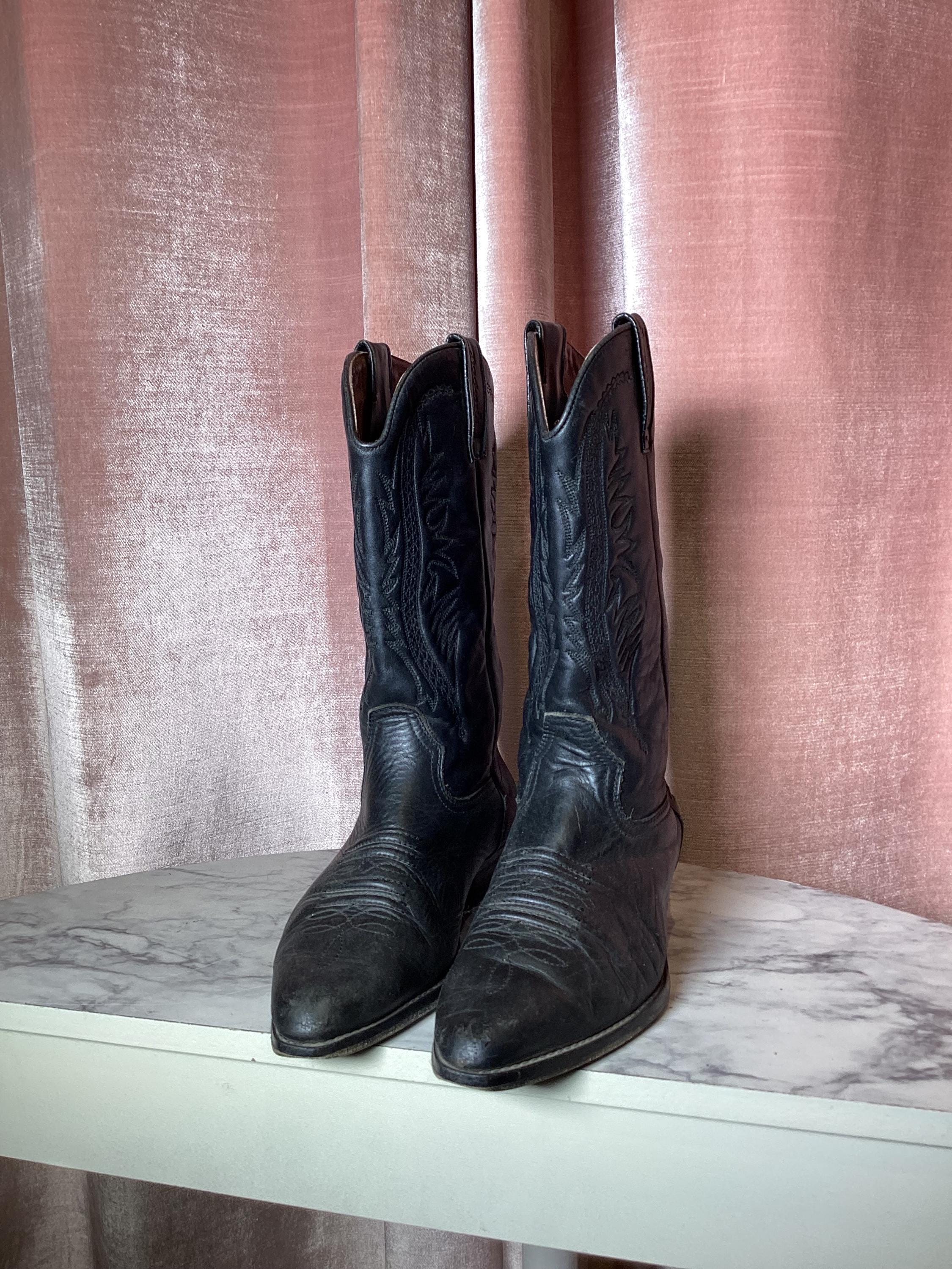 1990年代のヴィンテージ、ジェシーのブラック刺繍入りクラシック