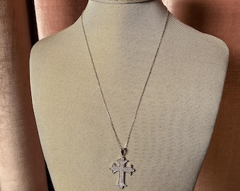 Colar vintage Y2K de prata esterlina 925 gótico com pavê de zircônia cúbica e corrente em cruz