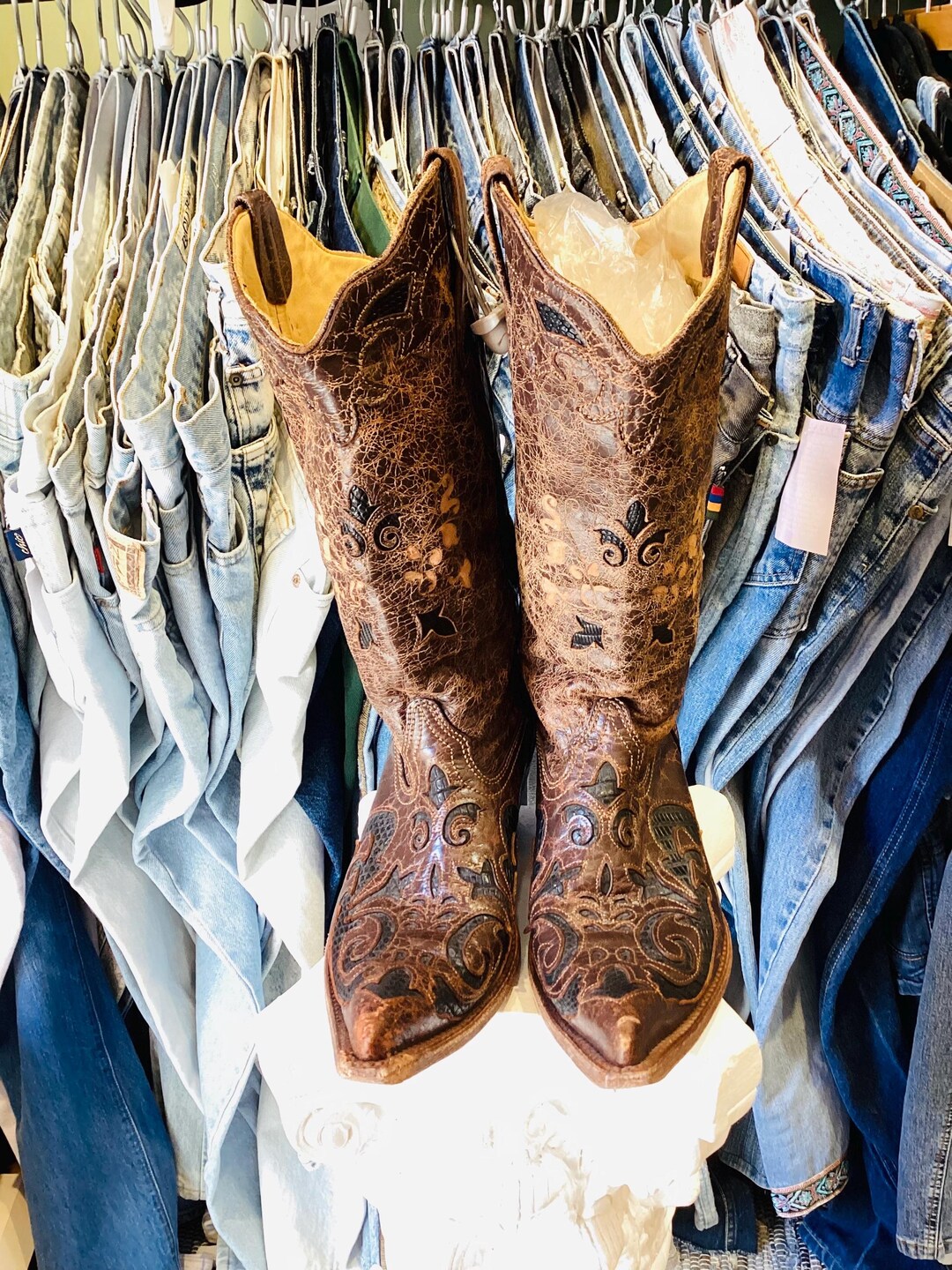 botas vaqueras estilo versace