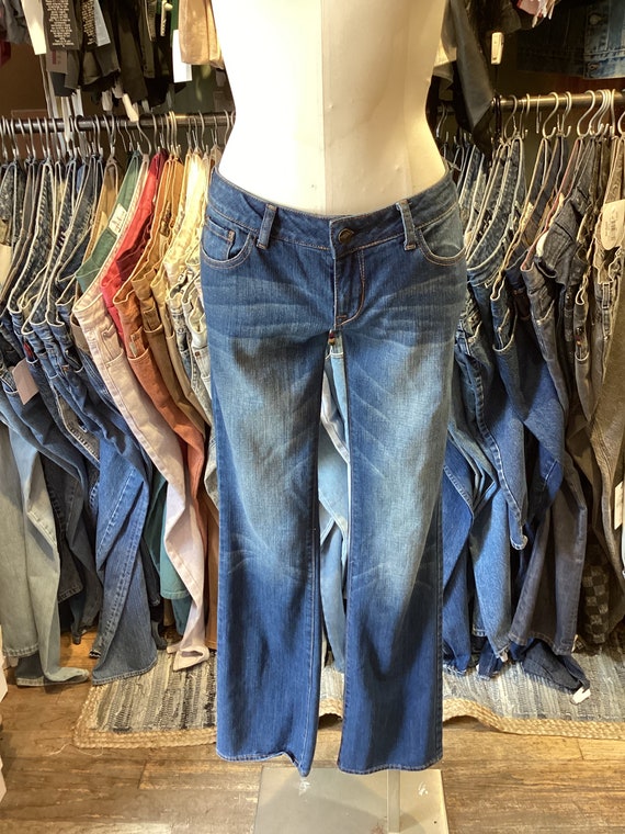 Vintage Y2K Delia’s Low rise boot cut jeans