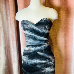 Vintage Y2K BCBG MAXAZRIA Abstract print strapless bodycon mini Dress