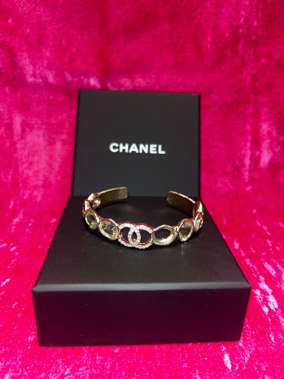 Vintage CHANEL CHAIN Gold Plated stone Cuff Brace… - image 1