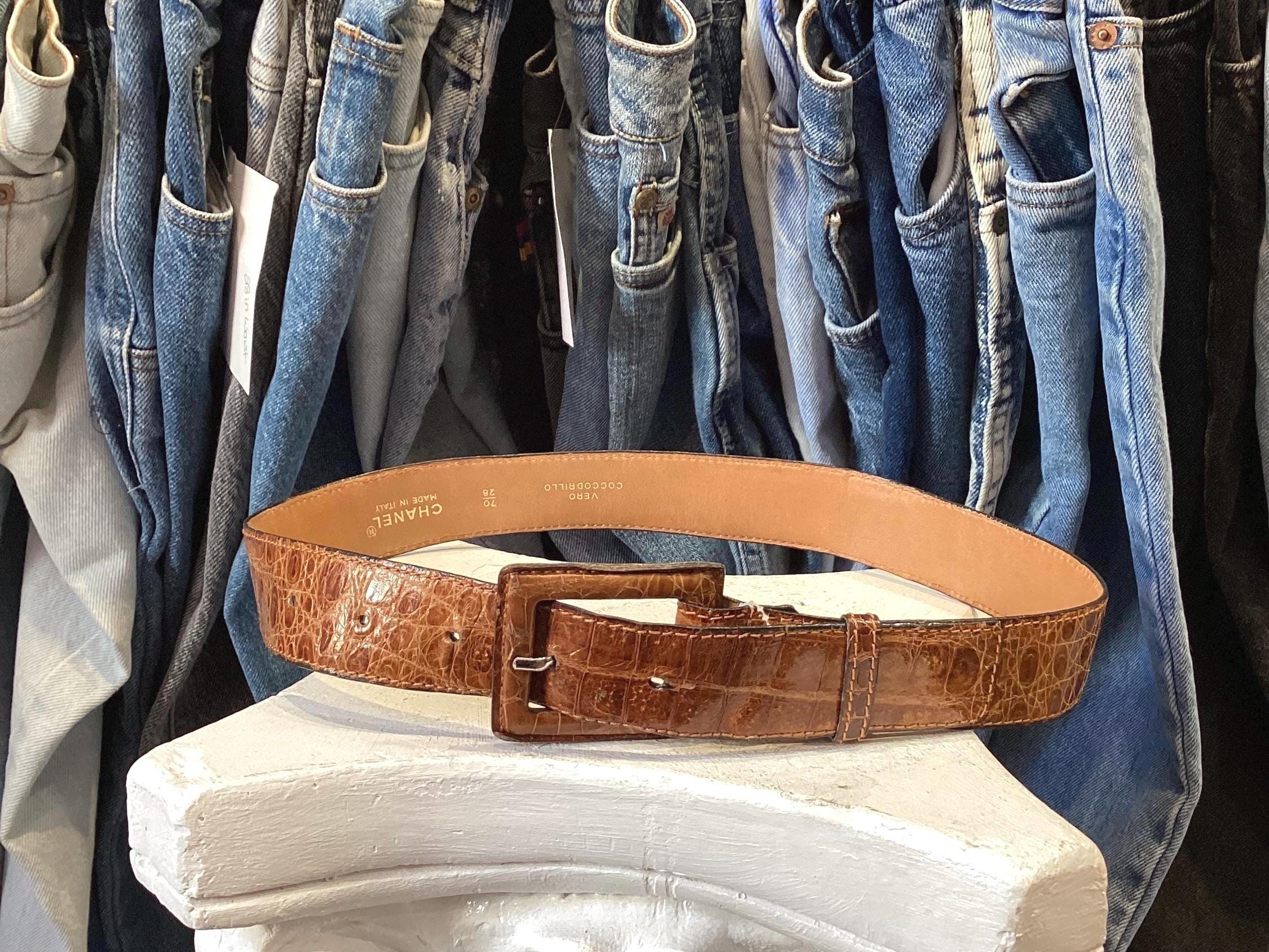 Vintage CHANEL belt, brown crocodile. Gold buckle Leather belt - Crocodile embossed calfskin & metal, green  main image 4