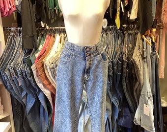 Vintage 70s Silver Unicorn Acid wash moms high waisted jeans