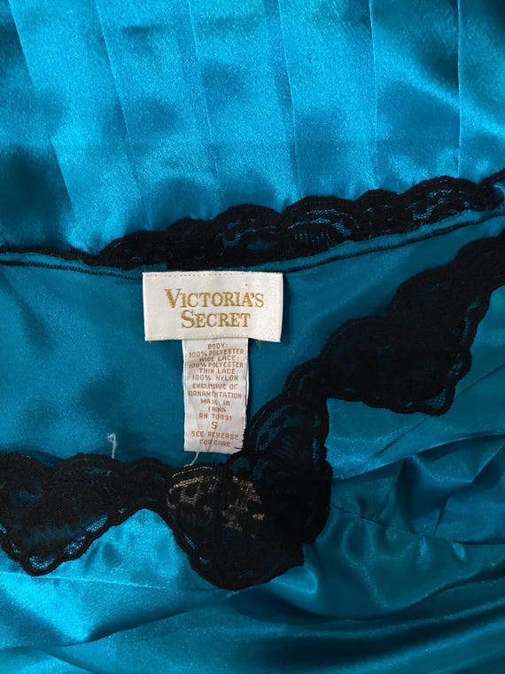 Vintage 90s Victoria display picture 1