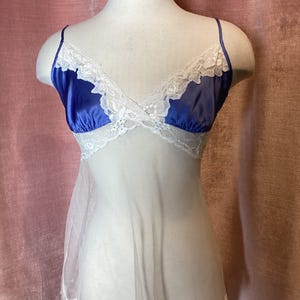 Top estilo babydoll vintage Y2K de Victoria&#39;s Secret con ribete de encaje y malla transparente, talla pequeña