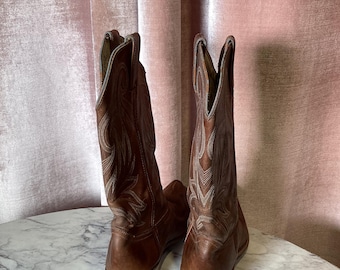 Vintage 1990's Durango Western Embroidered Chic Leather