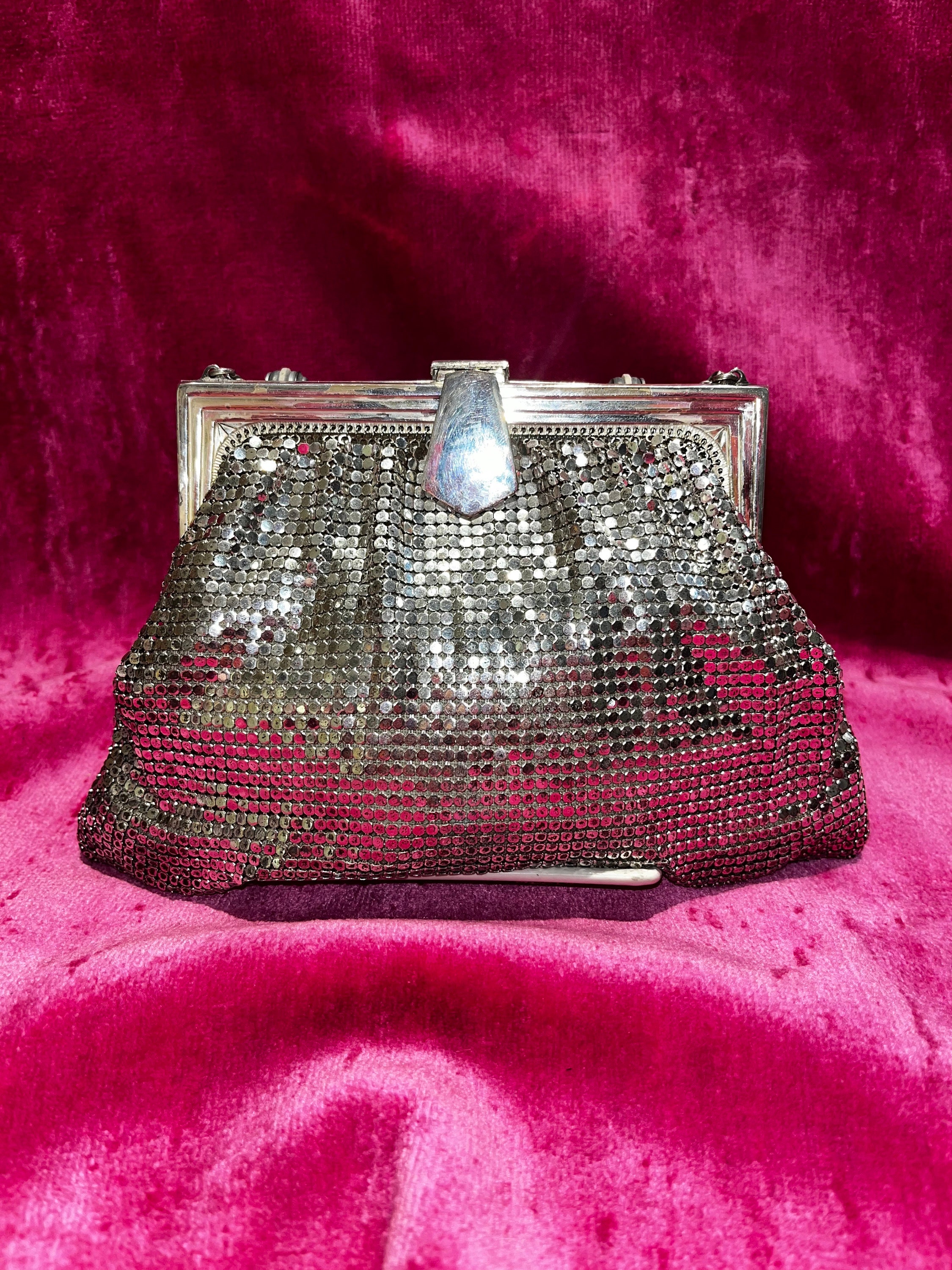 Vintage 70s Whiting and Davis metal mesh Handbag