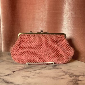 Vintage 50s beaded pink pouch mini kisslock bag