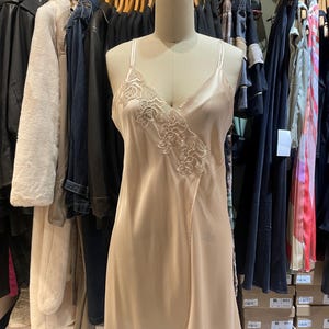 Vestido camisero vintage de seda con corte tulipán Y2K, talla pequeña