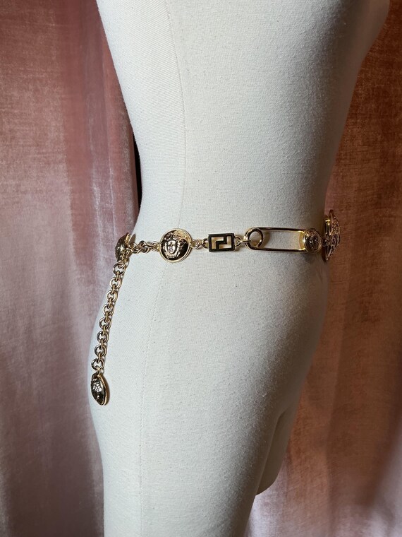 Safety Pin Chain Belt, Italian Gold Goldplated Adjustable Chain New Versace Safety Pin Chain Belt 15 Cm | Gold | FARFETCH main image 2
