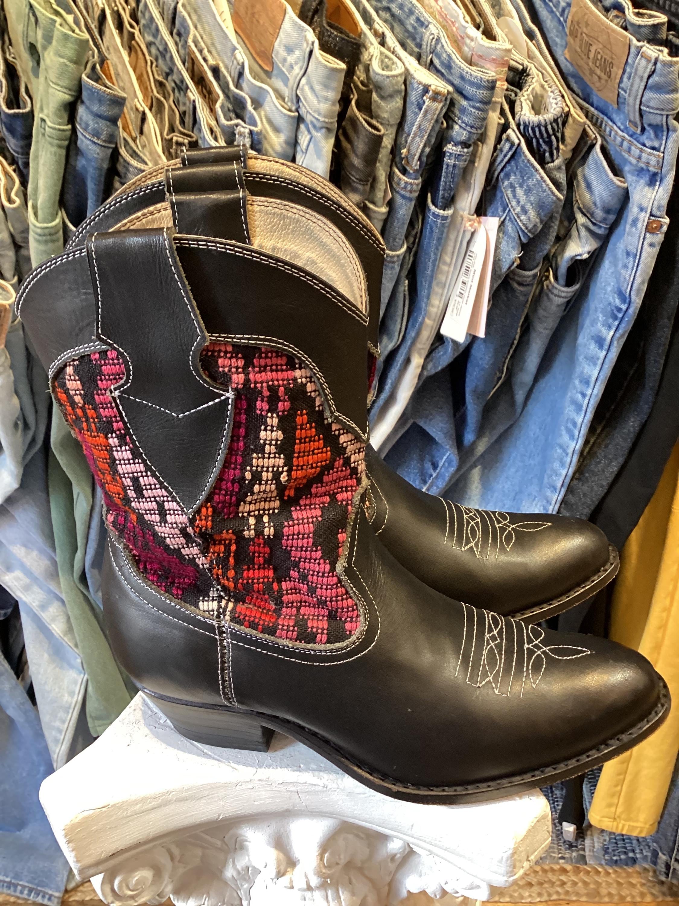 靴 vintage Western boots made in usa 90s 1970s Western Boots Distressed Mens 7 Womens 9 8 10 39 40 41