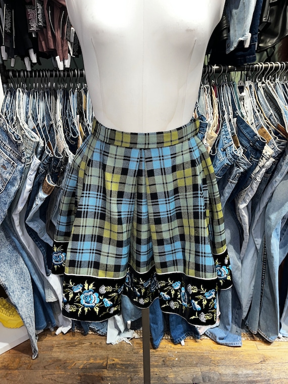 Vintage embroidered plaid pleated mini skirt