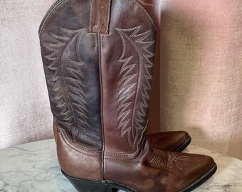 Vintage 90's Classy Timeless Leather Intricate Stitching Durable