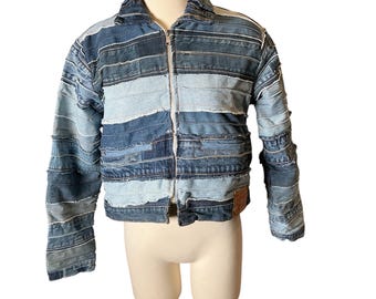 Handgjord lapptäcke återvunnen Levi's jeansjacka: Beskuren boxig passform Liten Medium Stor X-Large