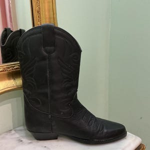 Vintage Black Leather Pointed Toe Cowgirl Boots