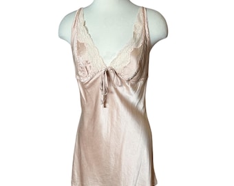 Vintage Y2K Victoria’s Secret Baby Pink Lace Trim Coquette 100% Silk Cami Nightie M