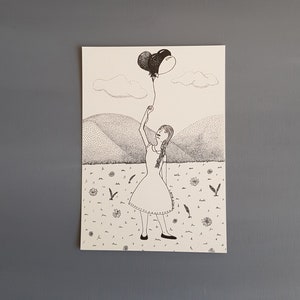 Disegno di bambina che vola con palloncini Illustrazione in bianco e nero stampata su carta A5, ottimo regalo per le neonate come decorazione per la cameretta dei più piccoli come arte murale