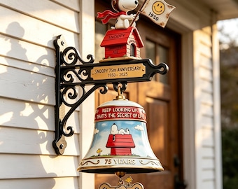 Campana de pared del 75 aniversario de Snoopy, campanilla de puerta de Peanuts, decoración colgante de Snoopy aviador, campana con figura esculpida para porche, campana de cabaña